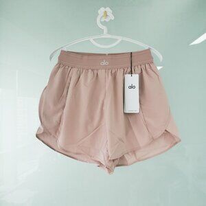 Alo Yoga Women's Athletic Shorts NWT Lightweight Activewear Size M